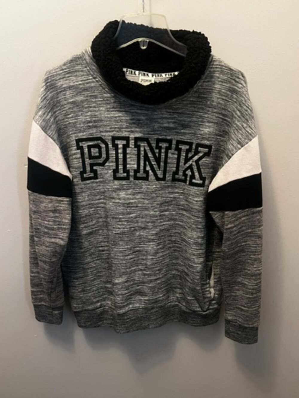 Women's PINK Sweat Shirt Top. Size XS (see Measurements) Fleece, Gray, Ex Cond!